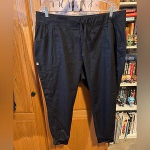 Women’s maevn Scrub Pants